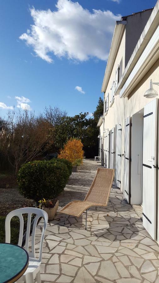 Villa L'Abri D'Emilie Saint-Xandre Exterior foto